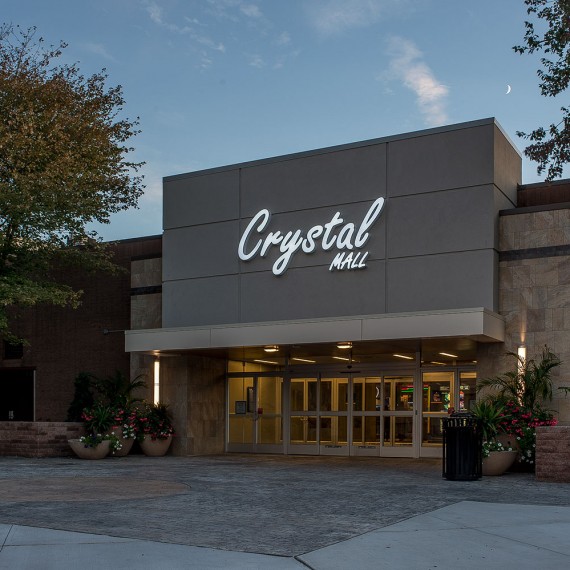 Crystal Mall Main Entrance in Waterford CT