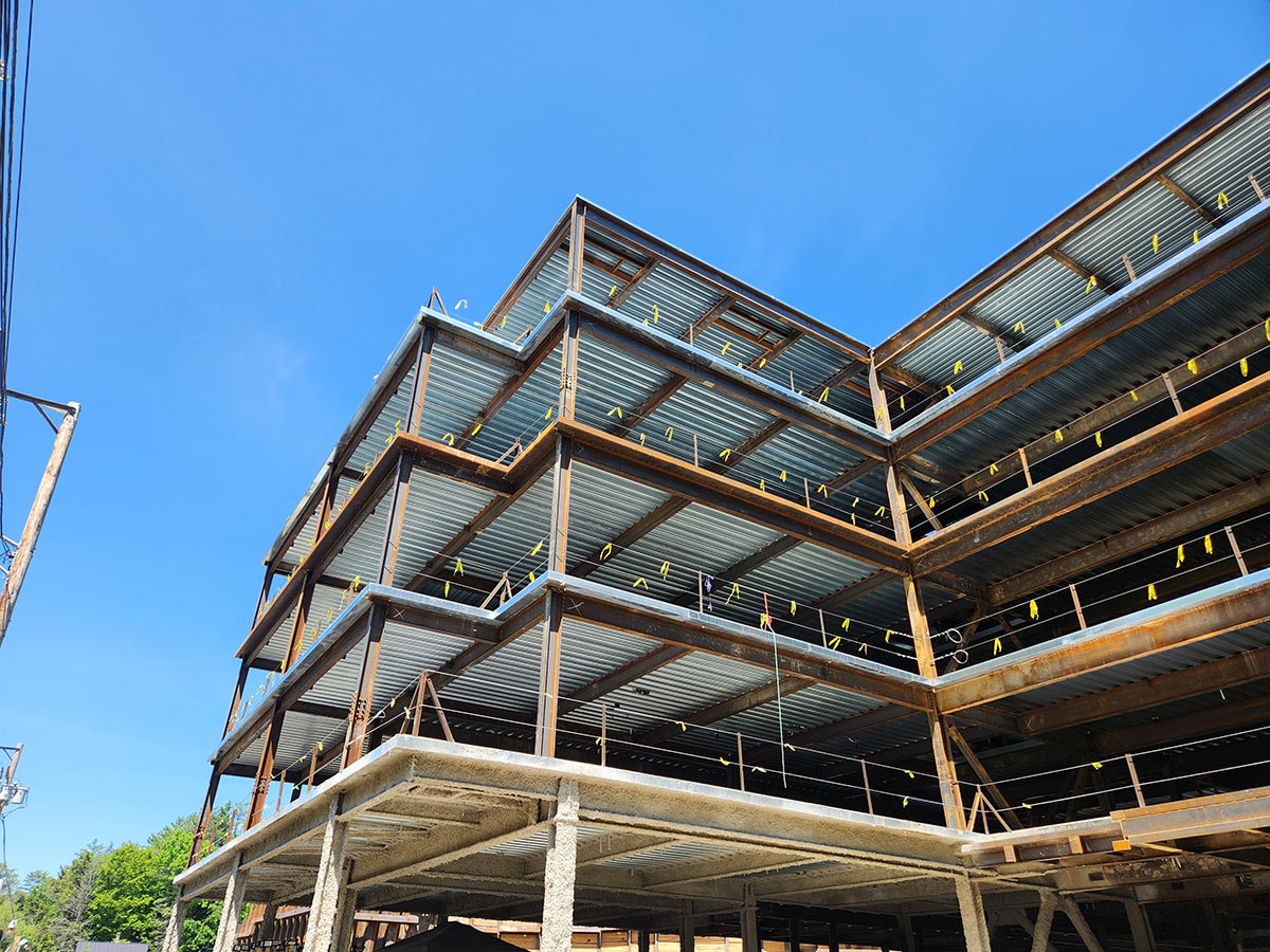 Dartmouth-topping-off-3